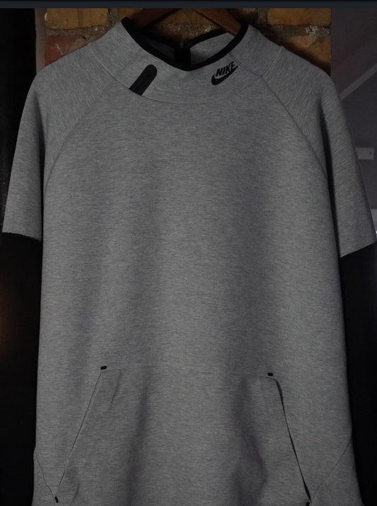 Nike sportswear tech